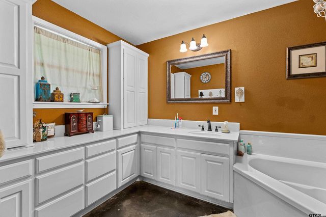 8550 New Hope Rd., Gilmer, TX 75645
