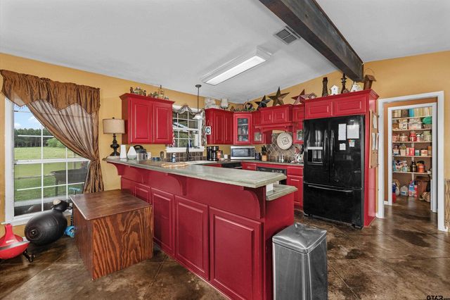8550 New Hope Rd., Gilmer, TX 75645