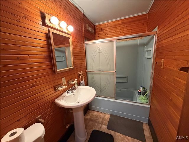 1305 Oak Street, Utica, NY 13052