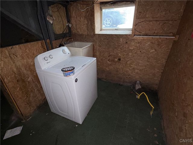 1305 Oak Street, Utica, NY 13052