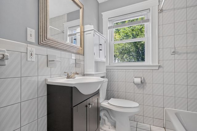 99 Russel 1, Quincy, MA 02171