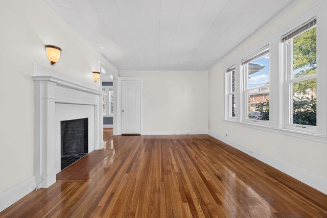 99 Russel 1, Quincy, MA 02171
