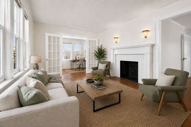 99 Russel 1, Quincy, MA 02171