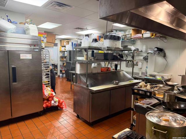 3850 s new Braunfels Ave, San Antonio, TX 78223