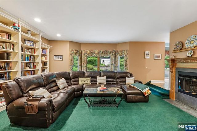 128 Rutherford Road, Mahwah, NJ 07430
