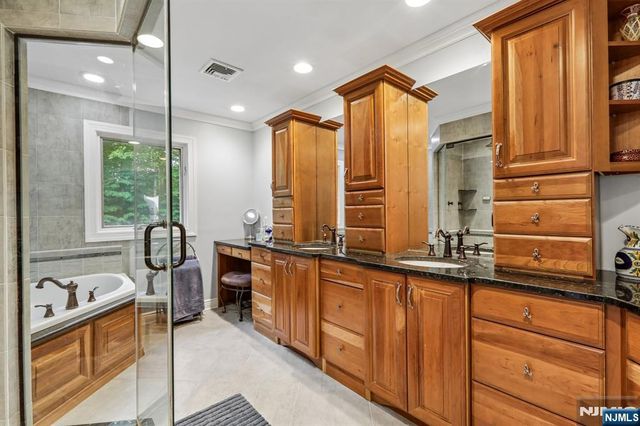 128 Rutherford Road, Mahwah, NJ 07430