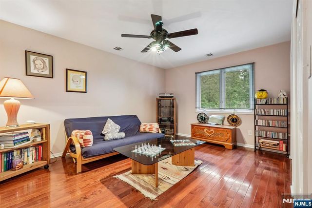 128 Rutherford Road, Mahwah, NJ 07430