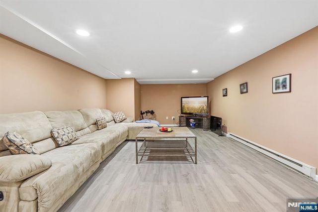 128 Rutherford Road, Mahwah, NJ 07430