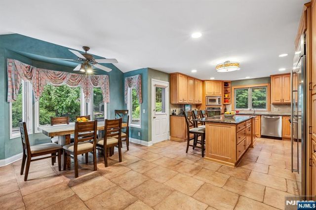 128 Rutherford Road, Mahwah, NJ 07430