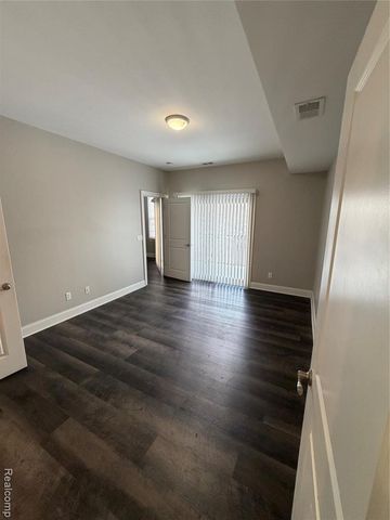 39168 Hayes Road, Clinton Township, MI 48038