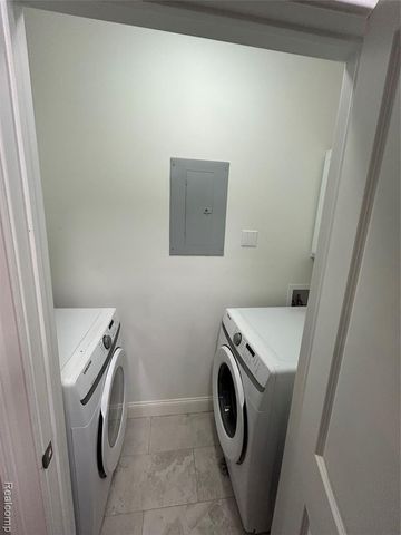 39168 Hayes Road, Clinton Township, MI 48038