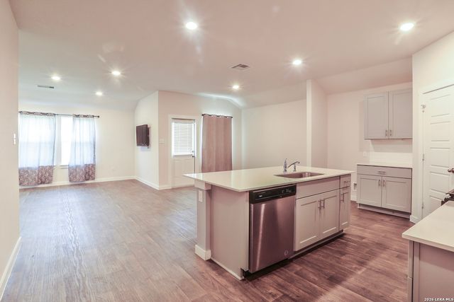 121 NETHERLAND ST, San Marcos, TX 78666