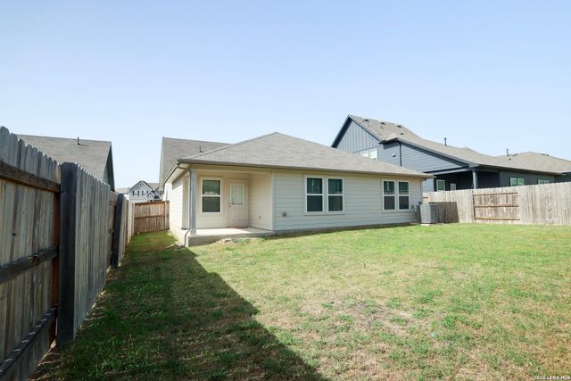 121 NETHERLAND ST, San Marcos, TX 78666