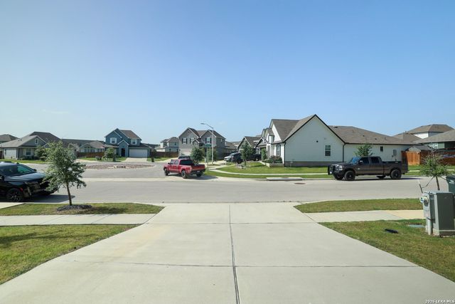 121 NETHERLAND ST, San Marcos, TX 78666