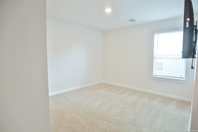 121 NETHERLAND ST, San Marcos, TX 78666