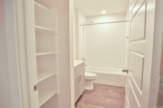 121 NETHERLAND ST, San Marcos, TX 78666