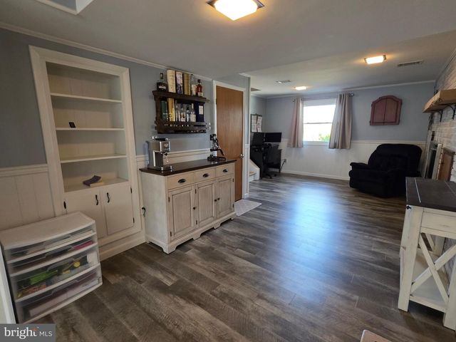 19 W SHORE DR, Camp Hill, PA 17011