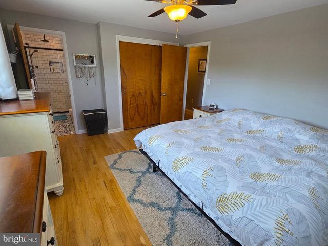 19 W SHORE DR, Camp Hill, PA 17011