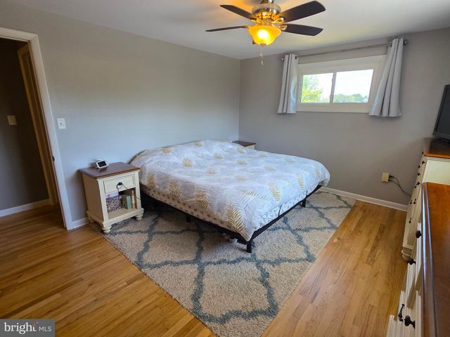 19 W SHORE DR, Camp Hill, PA 17011