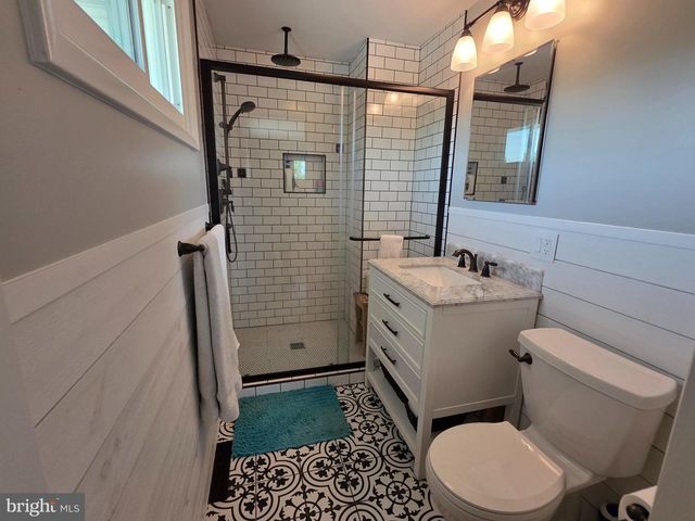 19 W SHORE DR, Camp Hill, PA 17011