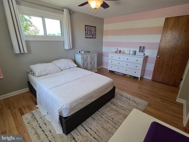 19 W SHORE DR, Camp Hill, PA 17011