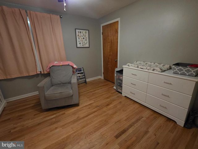 19 W SHORE DR, Camp Hill, PA 17011