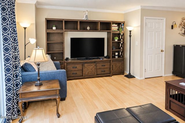 128 Dumbarton Hill Court, Aberdeen, NJ 07747