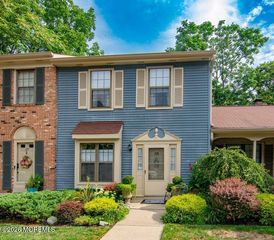 128 Dumbarton Hill Court, Aberdeen, NJ 07747