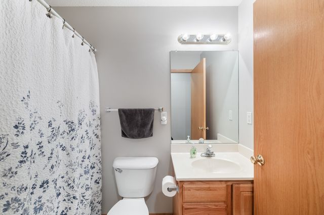 422 NW Skyline Drive, Ankeny, IA 50023