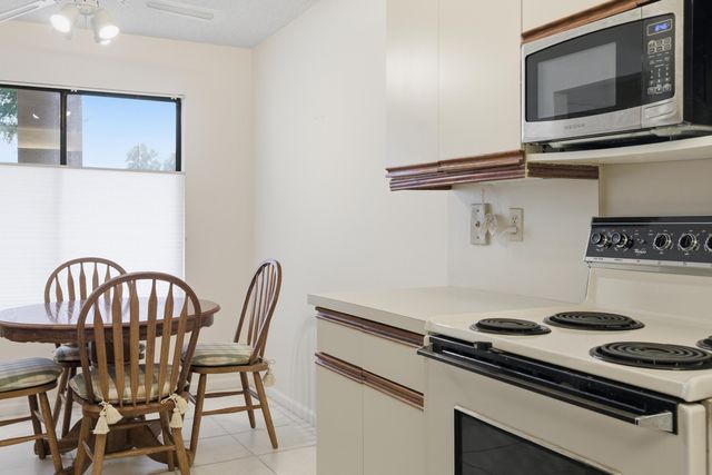 10118 Mangrove Drive 105, Boynton Beach, FL 33437