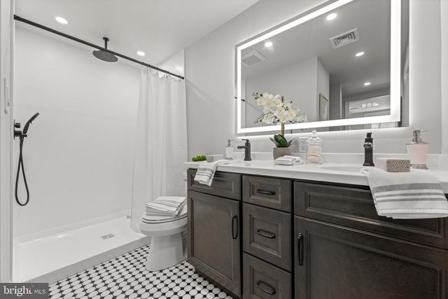 222 W BARNARD ST, West Chester, PA 19382