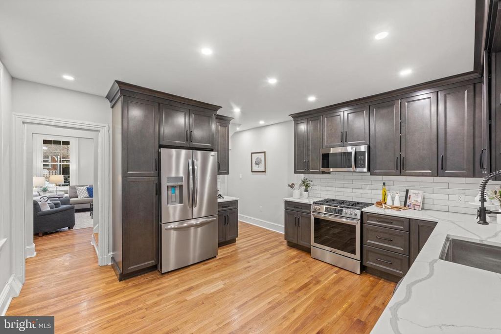 222 W BARNARD ST, West Chester, PA 19382