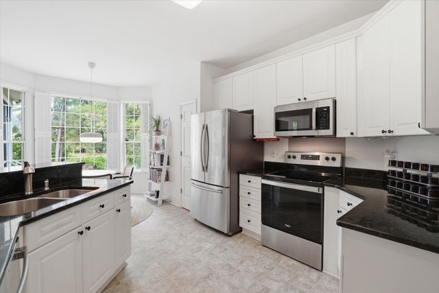 2779 Waterpointe Circle, Mount Pleasant, SC 29466