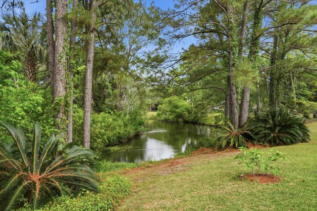 2779 Waterpointe Circle, Mount Pleasant, SC 29466