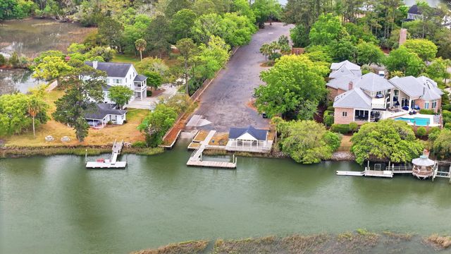 2779 Waterpointe Circle, Mount Pleasant, SC 29466