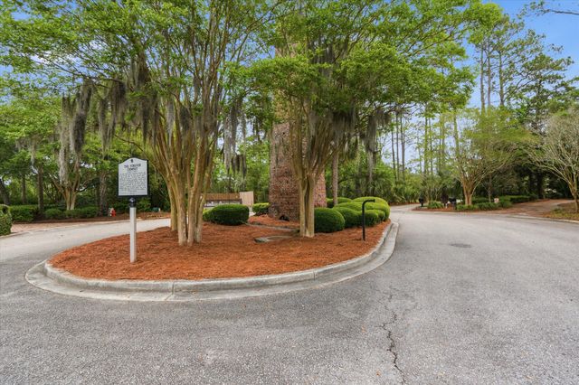 2779 Waterpointe Circle, Mount Pleasant, SC 29466