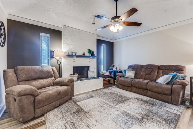 809 Broadmoor Drive, Mesquite, TX 75149