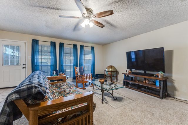 809 Broadmoor Drive, Mesquite, TX 75149