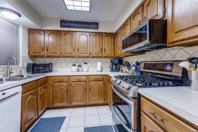 809 Broadmoor Drive, Mesquite, TX 75149