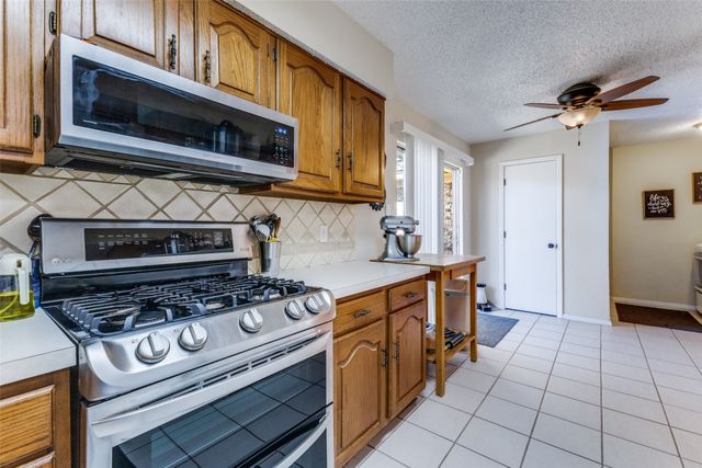 809 Broadmoor Drive, Mesquite, TX 75149