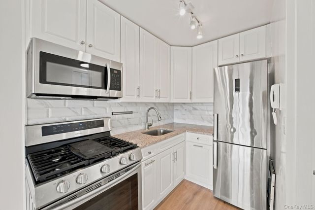 185 Hall Street 1010, Brooklyn, NY 11205
