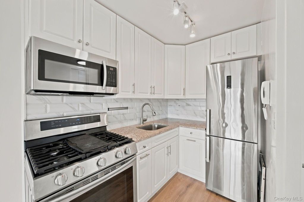 185 Hall Street 1010, Brooklyn, NY 11205 — photo 4
