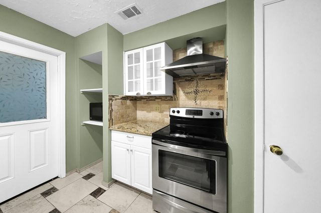 8030 Dodiewood Lane, Houston, TX 77086