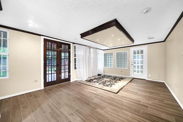 8030 Dodiewood Lane, Houston, TX 77086