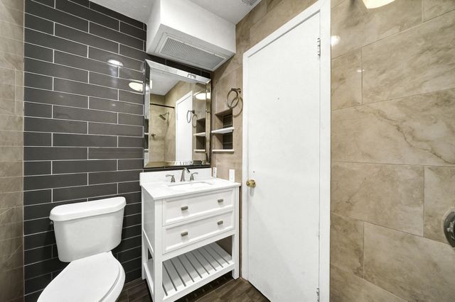 8030 Dodiewood Lane, Houston, TX 77086