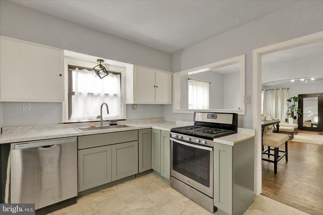 1815 HOLLY RD, Reading, PA 19602