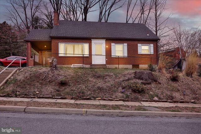 1815 HOLLY RD, Reading, PA 19602