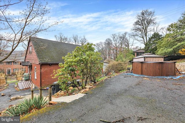 1815 HOLLY RD, Reading, PA 19602