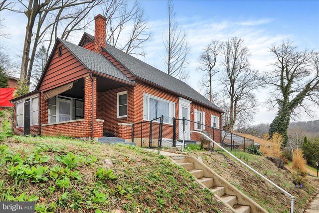 1815 HOLLY RD, Reading, PA 19602