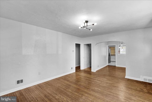 1815 HOLLY RD, Reading, PA 19602